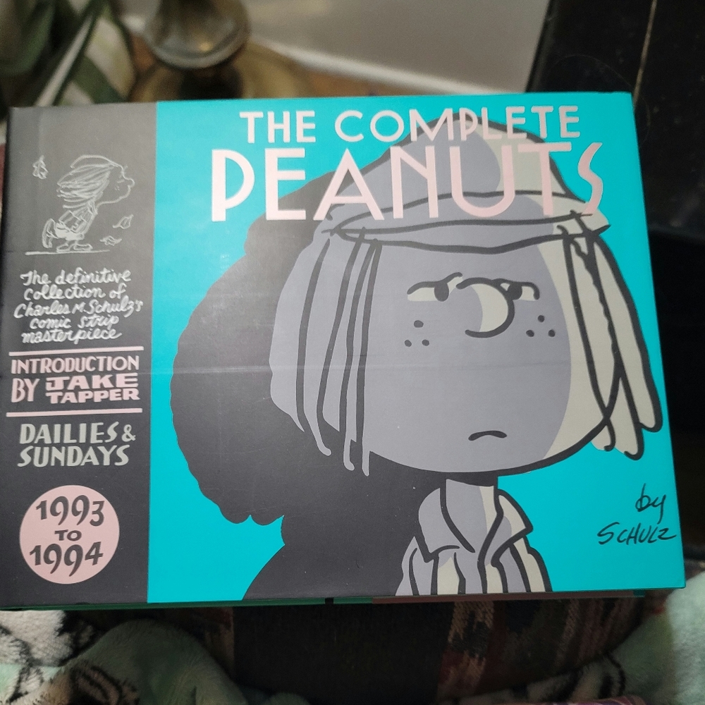 COMPLETE PEANUTS COLLECTORS BOOK- YEARS : 1993 - 1994